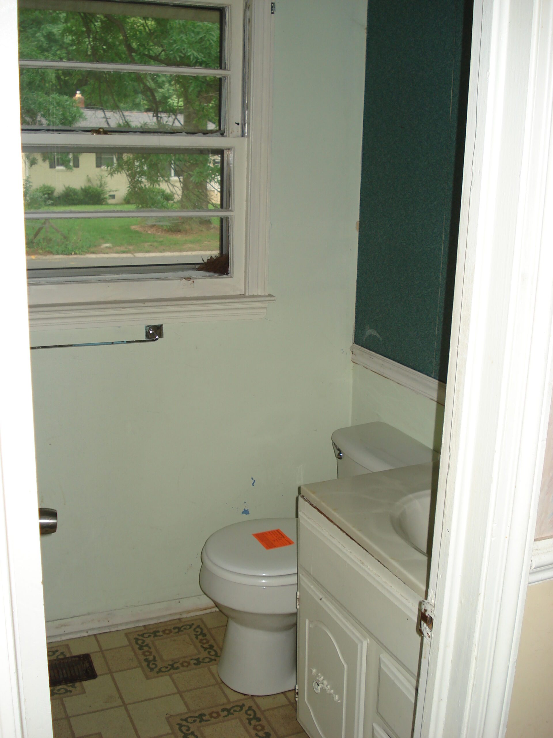 Bathroom 5 before