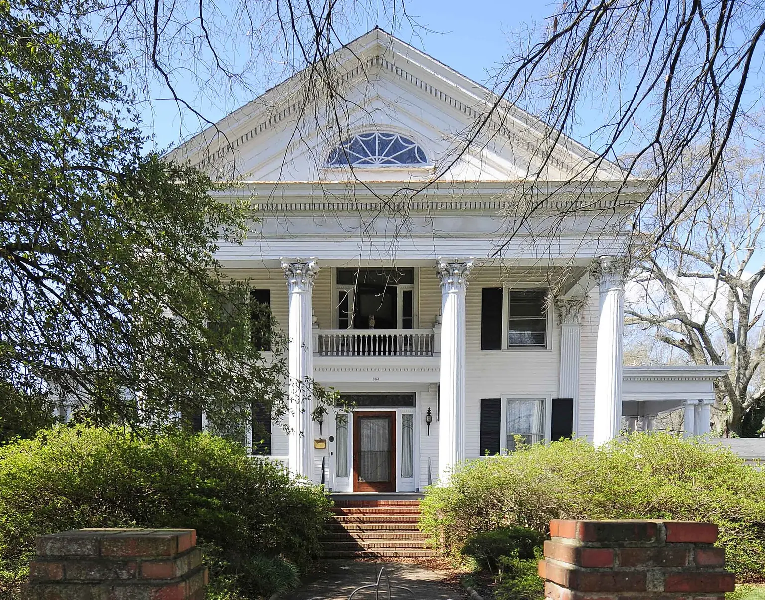 The Stokes-Mayfield House in York County, South Carolina — Outdoor living remodel Lake Wylie: elevate your North Carolina lifestyle